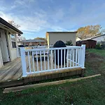Charming 3 Bedroom In Athens With Wifi And Ac